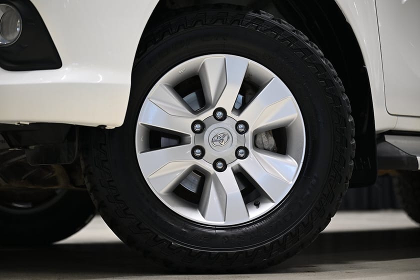 Bild 3 av Toyota Hilux Dubbelhytt 2.4 AWD 150HK Automat|Kåpa|Drag|Värmare|Släde|Leasbar