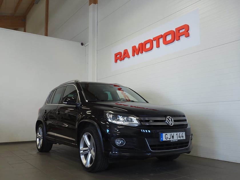 Bild 3 av Volkswagen Tiguan 2.0 TDI 4Motion R-Line Pluspaket Pano Skinn Drag D-Värm