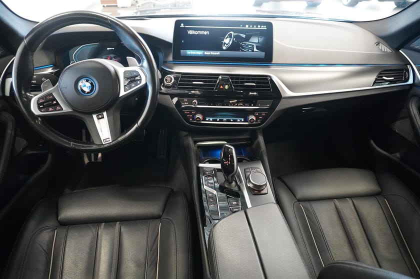 Bild 2 av BMW 545e xDrive Sedan M-Sport Pro Innov Edt DAP Drag Head-Up Leasebar