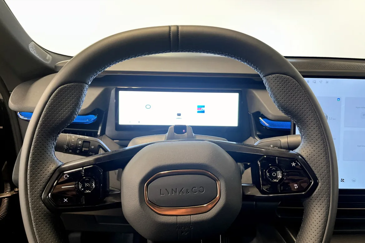 Lynk & Co 08 PHEV
