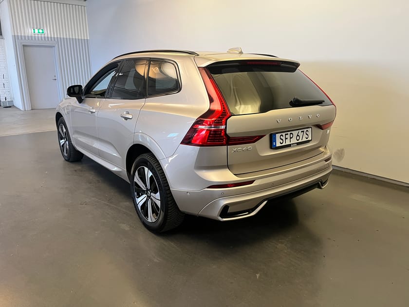 Bild 3 av Volvo XC60 Recharge T6 Ultimate Dark / Tonade rutor / Backkamera / Navigation/