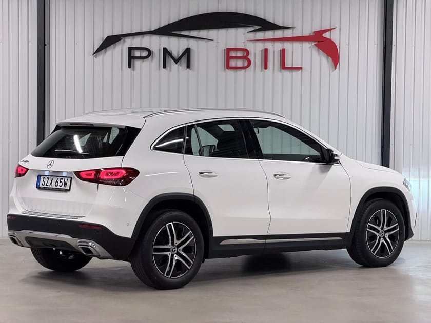 Bild 3 av Mercedes-Benz GLA 200 d En-Brukare Moms Drag Värmare Skinn Navi S&V-Hjul