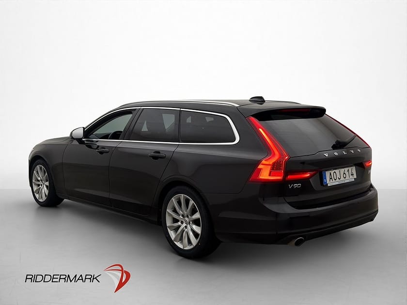 Bild 5 av Volvo V90 D4 AWD Momentum Drag D-värmare VOC Halvskinn