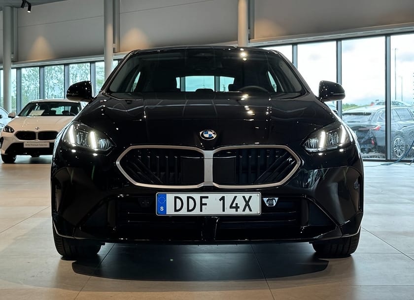Bild 2 av BMW 120 M Sport Rattvärme Tonade rutor Driving Assistant