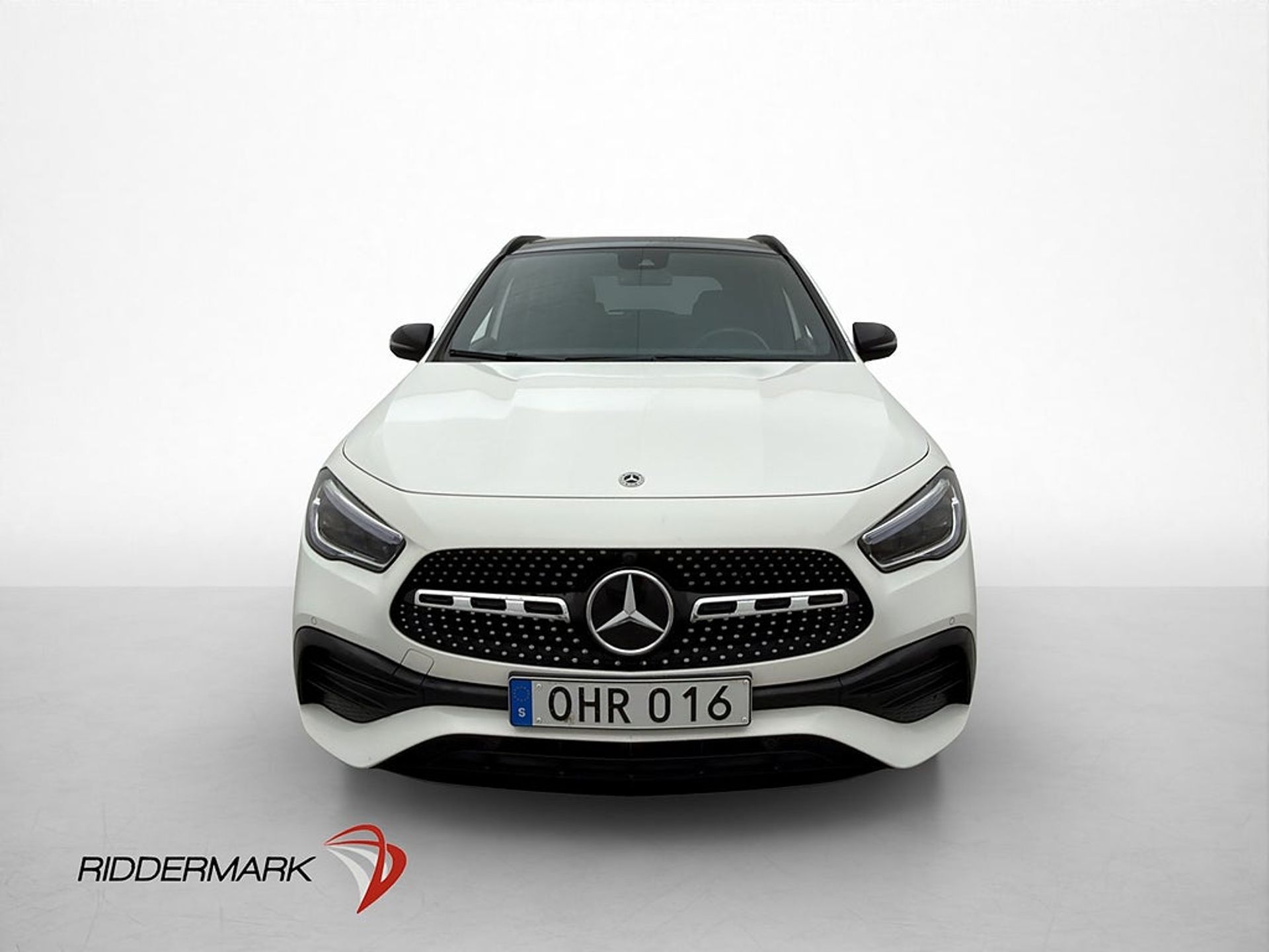 Mercedes-Benz GLA 250 e AMG Line Pano 2023, photo 2/40