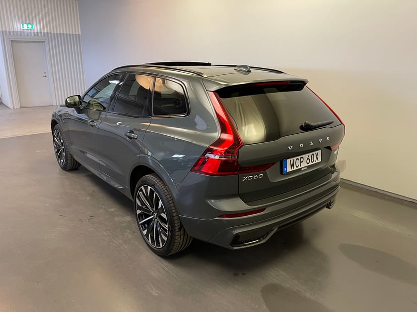 Bild 4 av Volvo XC60 T6 Plus Dark Nordic Edition / Läder / Navigation / Tonade rutor /