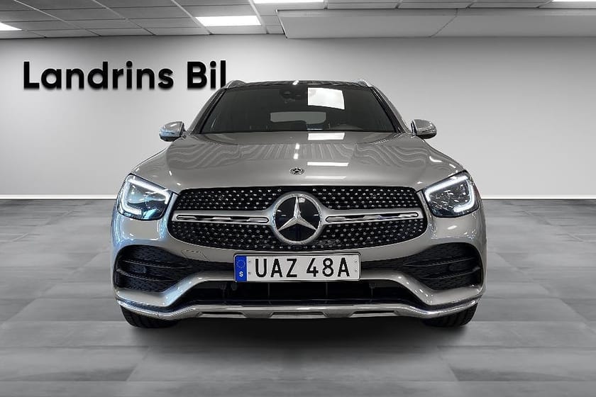 Bild 2 av Mercedes-Benz GLC 300 d 4MATIC AMG Panorama Värmare Drag Burmester