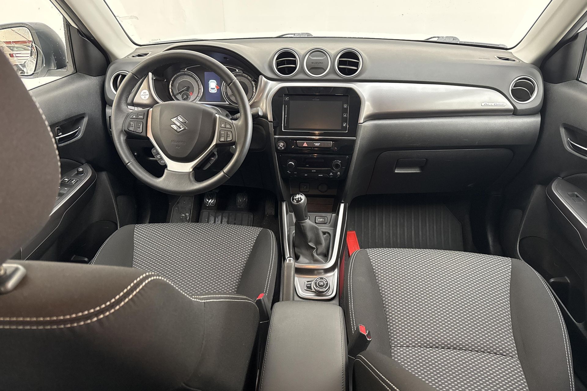 Suzuki Vitara 2019, kuva 7/10