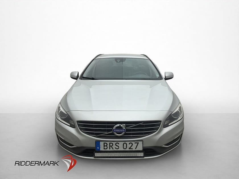 Bild 2 av Volvo V60 D4 181hk Momentum D-värm Drag P-sensor Halvskinn