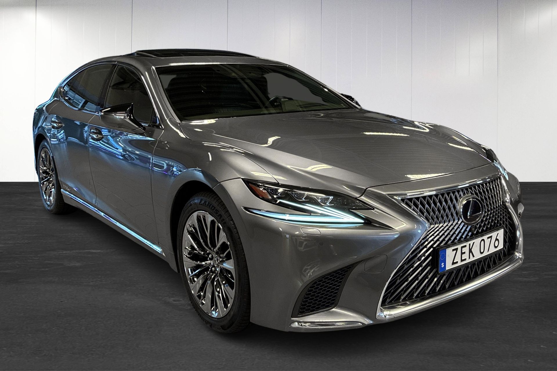 Lexus LS 500h AWD 2018, kuva 2/10