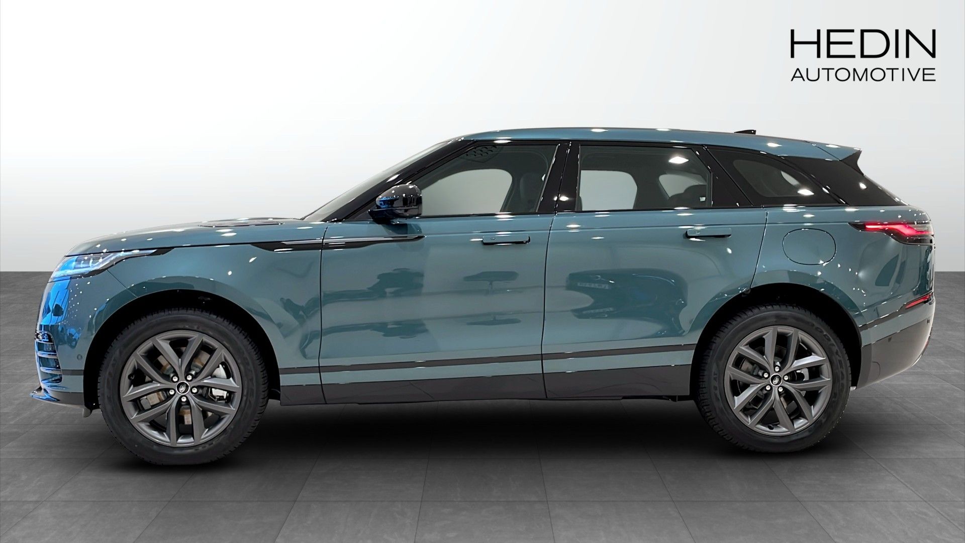 Land Rover Range Rover Velar P400e 2026, photo 6/10