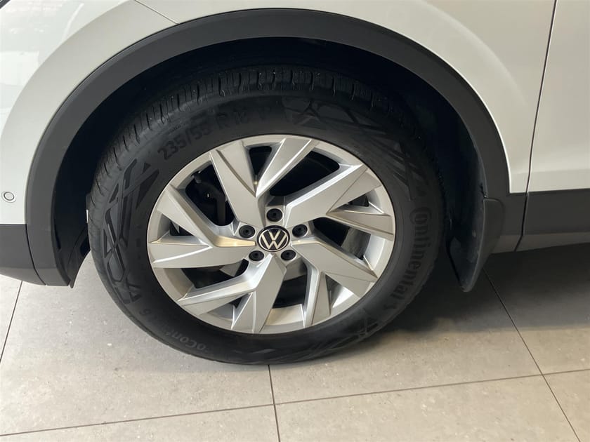 Bild 4 av Volkswagen Tiguan 4M 200hk Elegance Drag Värmare Kamera