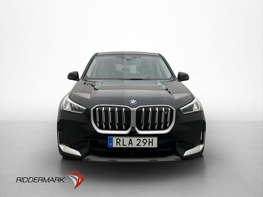 Bild 3 av BMW iX1 xDrive30 306hk MOMS Navi Bluetooth Farthållare