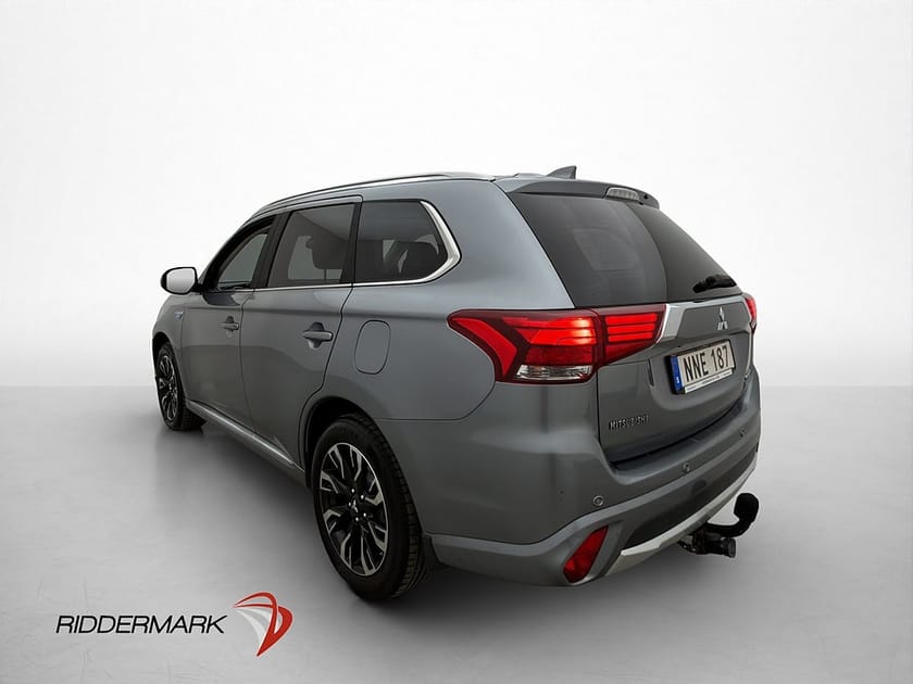 Bild 5 av Mitsubishi Outlander PHEV 4WD Business Drag 360° T-Lucka