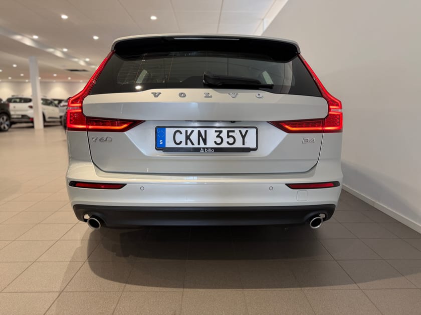 Bild 5 av Volvo V60 B4 Bensin Mom Adv Navi Pro Edition / 10 000kr tillbehör / Backkamera / Navigation / automatisk baklucka /