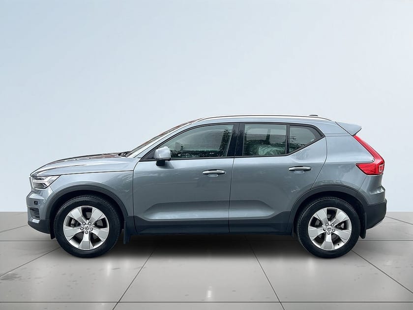 Bild 4 av Volvo XC40 D3 AWD Momentum Pro SoV-Däck/Elstol/Kamera/Psens/Navi