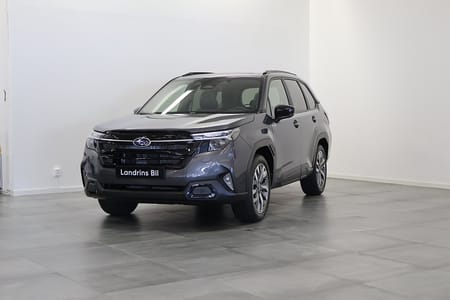 Subaru Forester e-Boxer Touring Drag Vinterhjul Panorama Harman Kardon