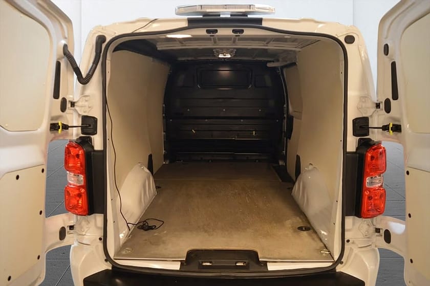 Bild 5 av Fiat E-Scudo 75 Skåpbil kWh L2 3-sits Pekskärm Fhållare MOMS 136hk