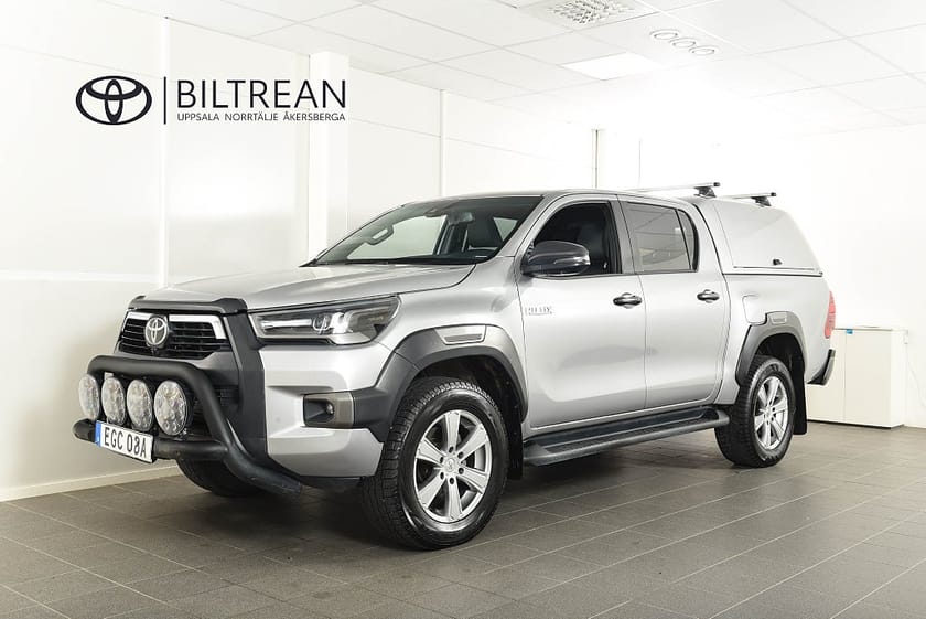 Bild 1 av Toyota Hilux Dubbelhytt D-Cab 2.8 4WD Invincible Drag JBL Skinn Moms