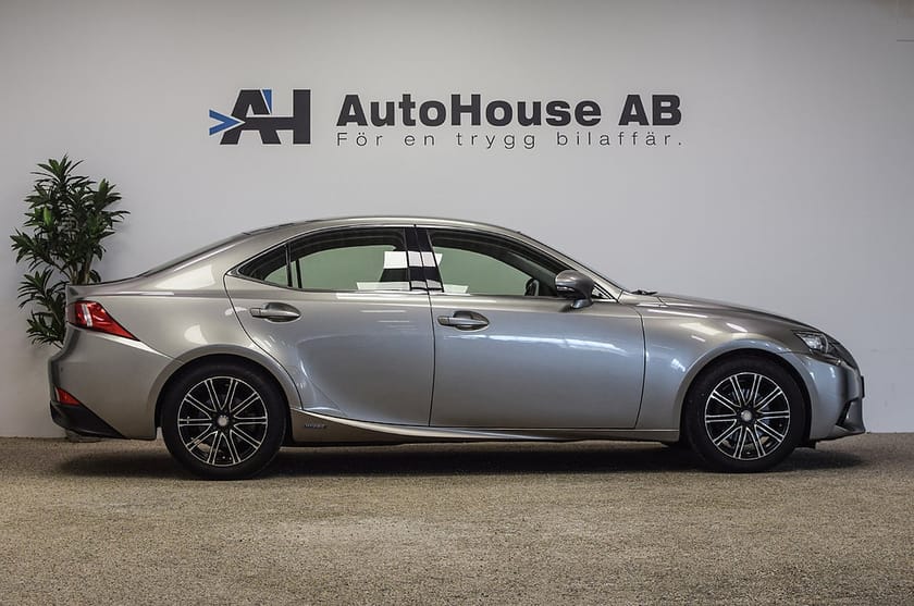 Bild 3 av Lexus IS 300h Executive Nyservad Svensksåld