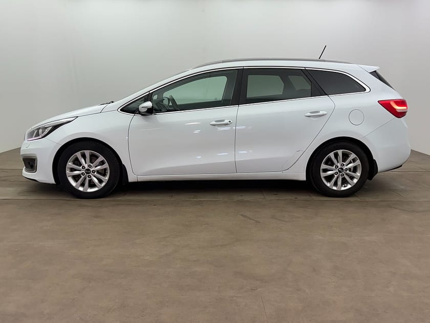 Bild 3 av Kia cee'd_sw SW 1.6 GDI 135hk Special Edition Backkamera Navi