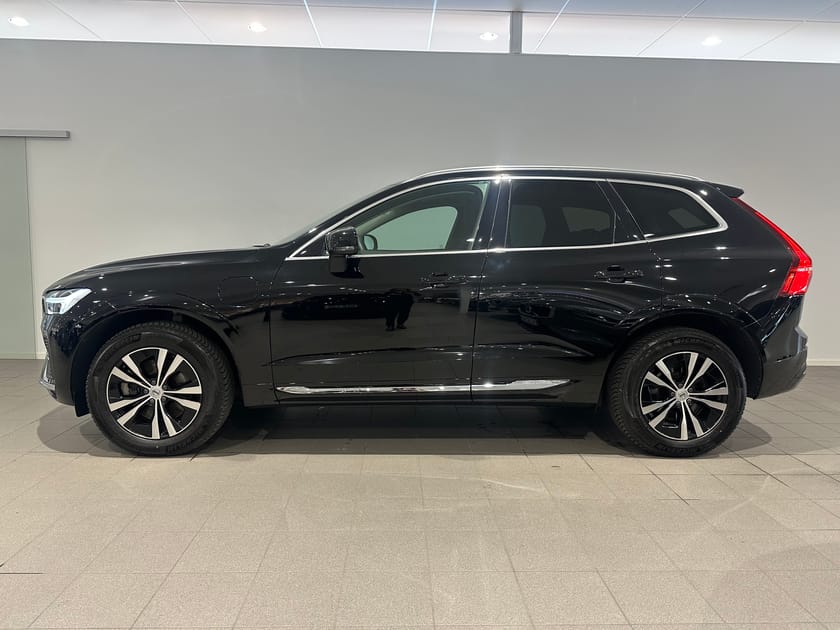 Bild 4 av Volvo XC60 Recharge T6 Core Edition / Dragkrok / Panoramatak / Backkamera/