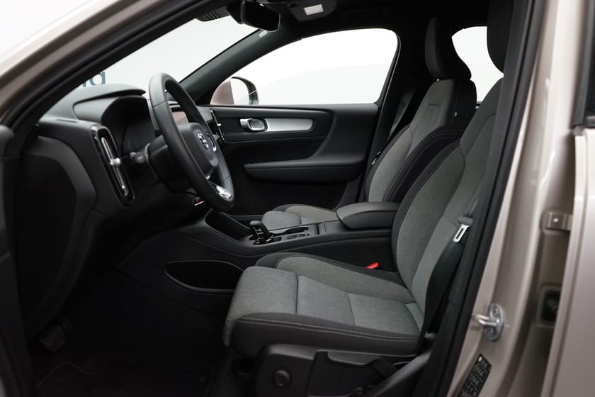 Bild 5 av Volvo XC40 B3 FWD Bensin Core, Navigation, Baklucka elmanövrerad