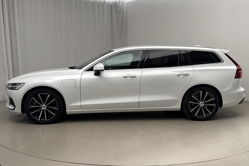 Bild 2 av Volvo V60 T6 AWD Recharge (350hk) Plus Bright Helläder