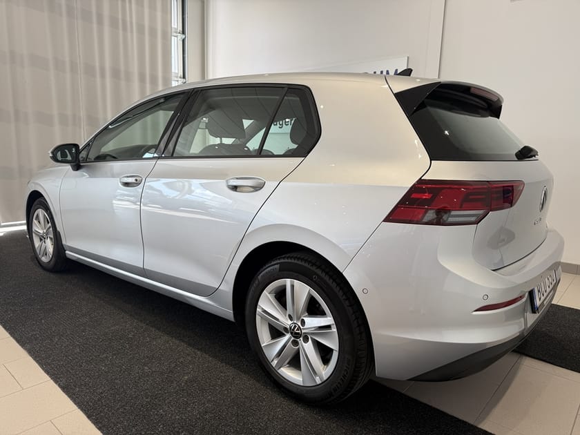 Bild 3 av Volkswagen Golf 1,0 110hk Aut S&Vhjul M&K värmare
