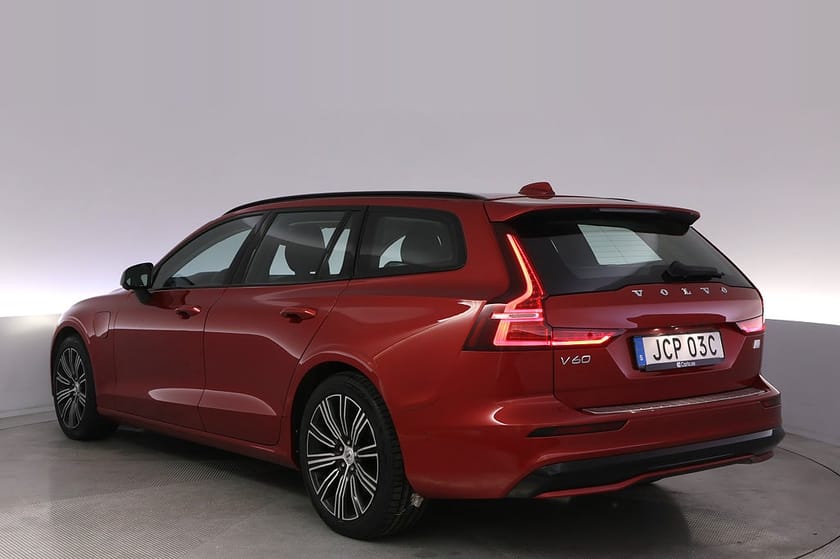 Bild 4 av Volvo V60 Recharge T8 AWD Ultimate Dark Pano 360 HUD Drag