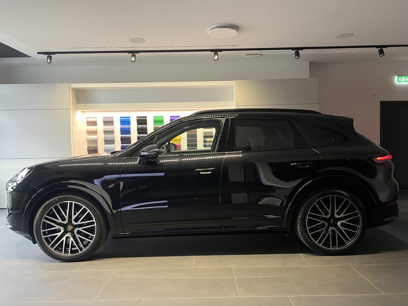 Bild 3 av Porsche Cayenne E-Hybrid Black Edition