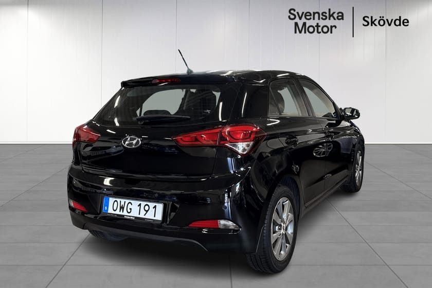 Bild 3 av Hyundai i20 Premium 1.4 100Hk Automat Sommar & Vinterhjul på Alufälg | Endast 9 308 mil