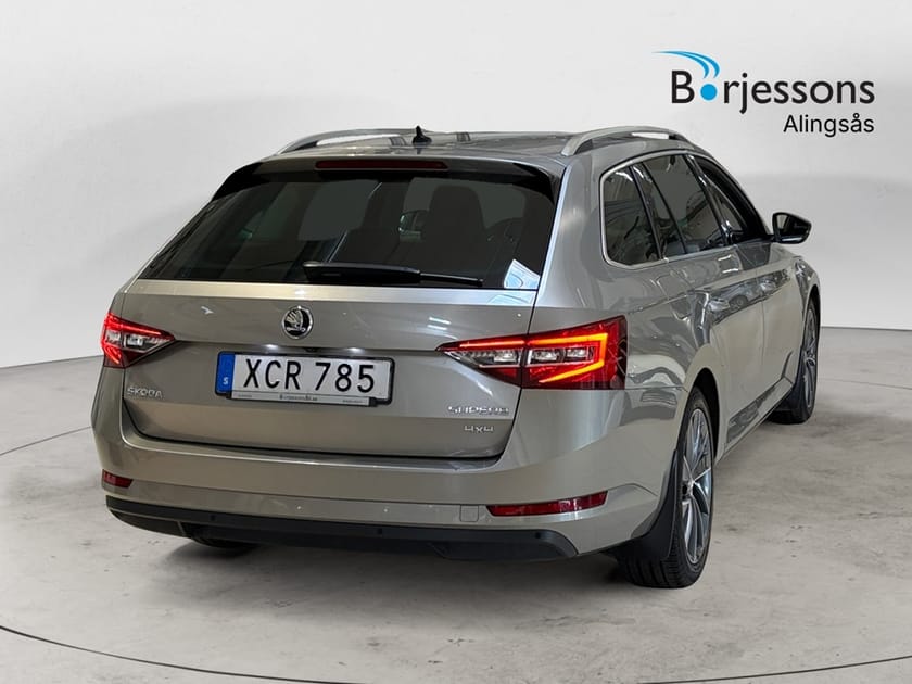 Bild 3 av Škoda Superb Kombi L&K TDI 190hk 4x4 Drag/Värmare/Kamera/Läder