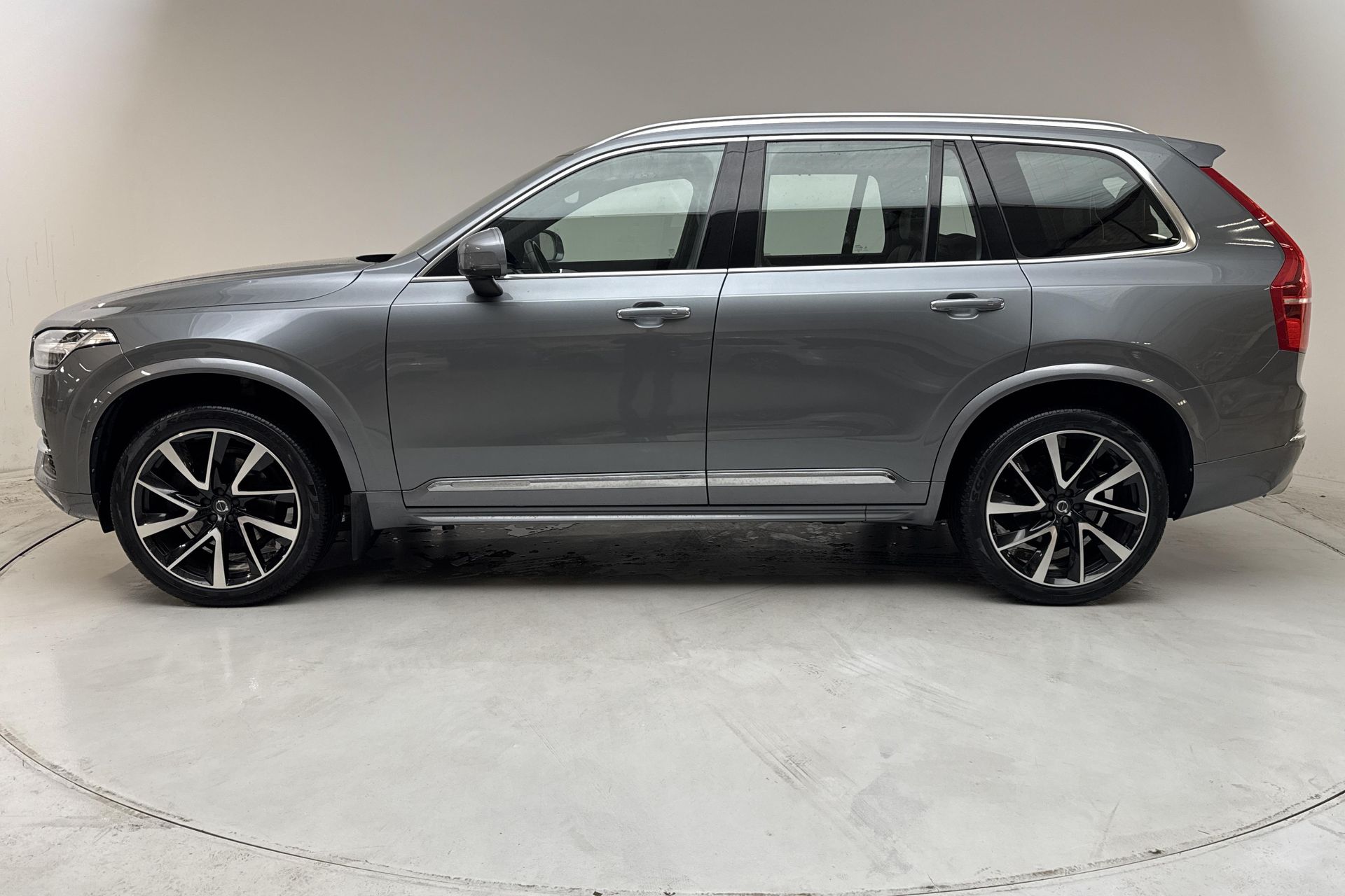 Volvo XC90 D4 AWD 2018, kuva 2/10