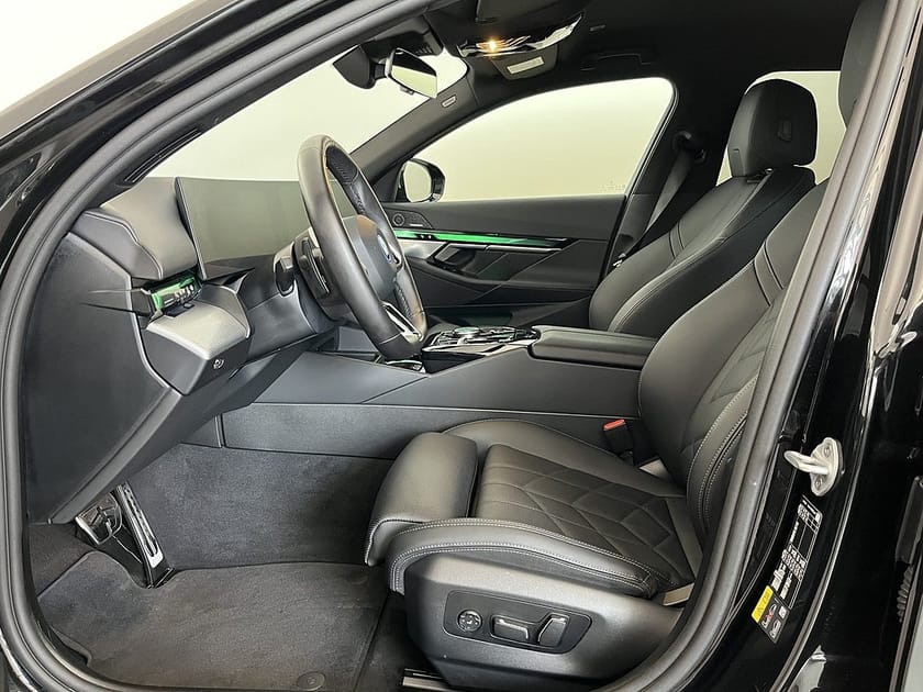 Bild 5 av BMW 530e xDrive Touring M Sport H/K Drag Rattvärme Adpt Farth