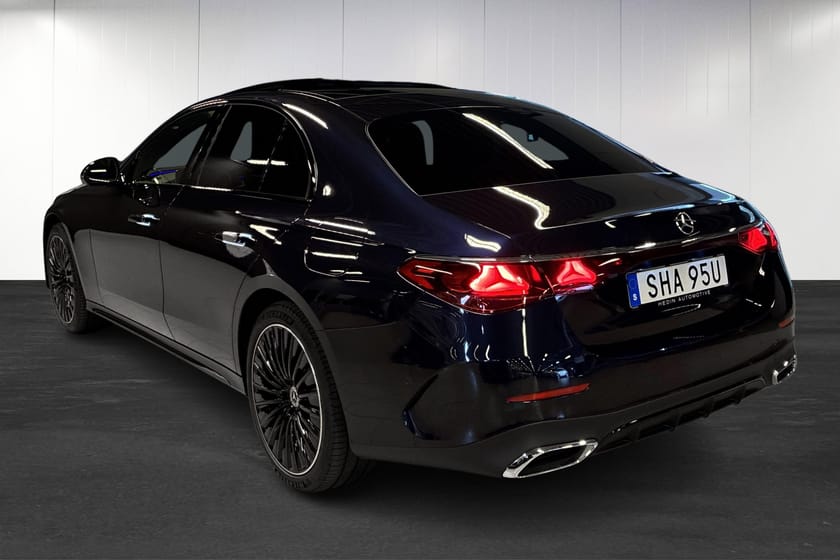 Bild 4 av Mercedes-Benz E 300 e SEDAN | AMG | Advanced Edition | Pano | 360 | Nightpaket |