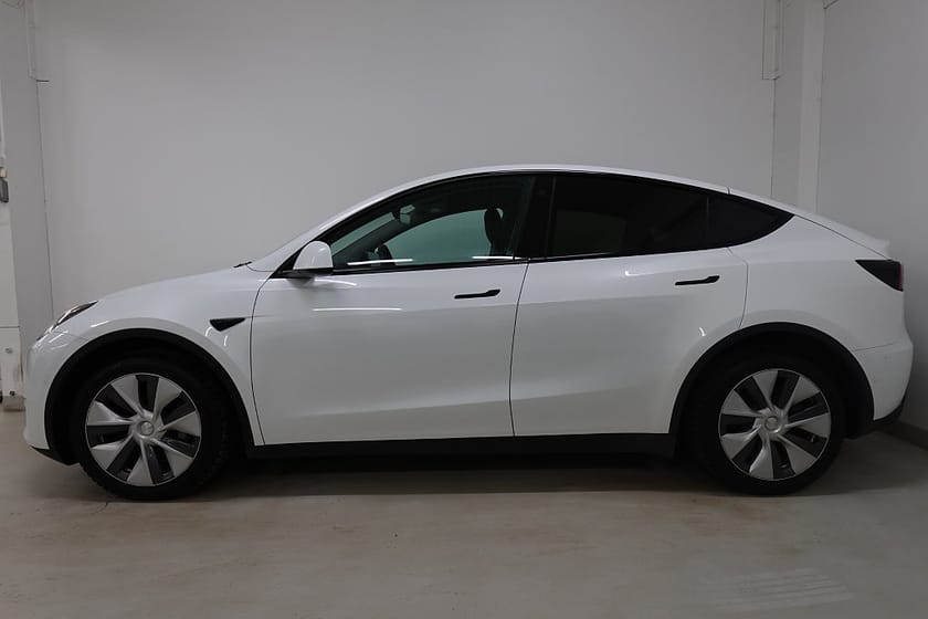 Bild 4 av Tesla Model Y Long Range AWD 360° Pano Premium Autopilot 514hk