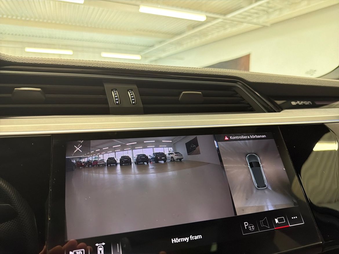 Audi Audi Q8 55 e-tron quattro — bild 18