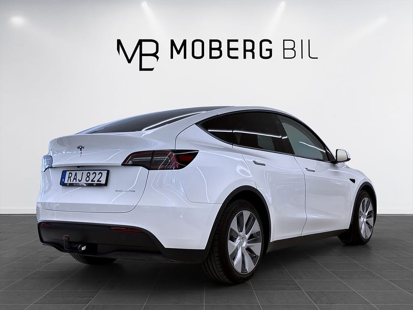 Bild 5 av Tesla Model Y Long Range AWD 514hk Pano Läder Navi Drag B-Kamera