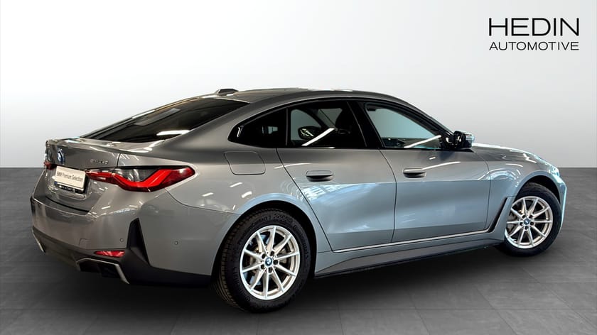 Bild 2 av BMW i4 eDrive40 Gran Coupé Parking Assist+ Rattvärme 360 Kamera Tonade Rutor