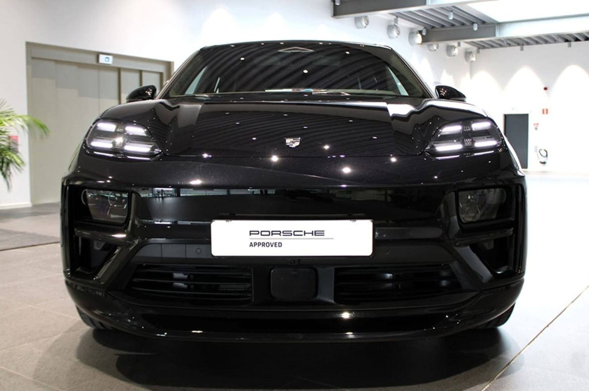 Porsche Macan Turbo 2024, kuva 3/10