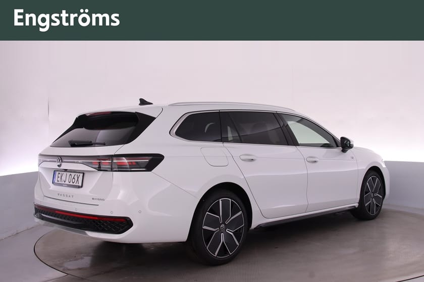 Bild 3 av Volkswagen Passat Variant eHybrid R-Line 272hk SWE Edition