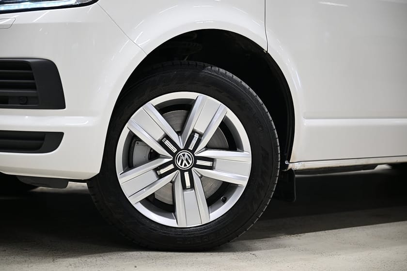 Bild 3 av Volkswagen Caravelle 4Motion DSG 204HK L2|8-Sits|Dubbeldörr|LED|