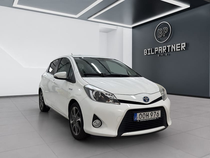 Bild 4 av Toyota Yaris Hybrid e-CVT Edition 50/Ny Servad/Ny Besiktad