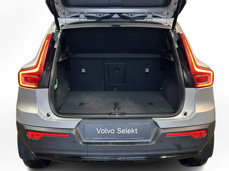 Bild 12 av 14 – Volvo XC40 B3 FWD Bensin Plus Dark