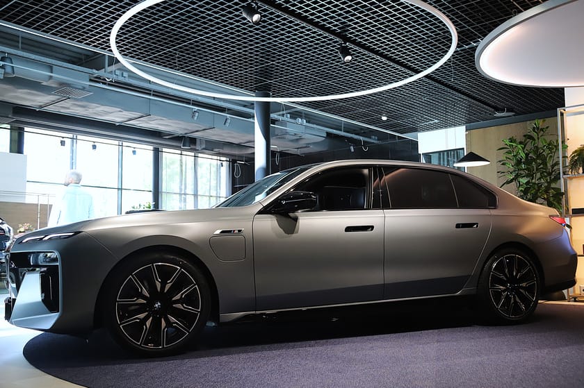 Bild 4 av BMW M760e xDrive / Individual / Businesspris