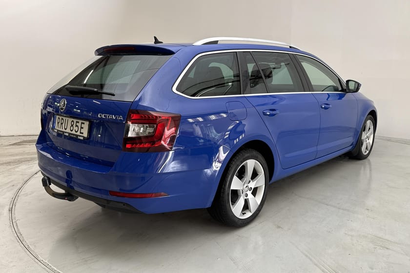 Bild 3 av Škoda Octavia Kombi III 2.0 TDI (150hk) Kamera Drag Värmare