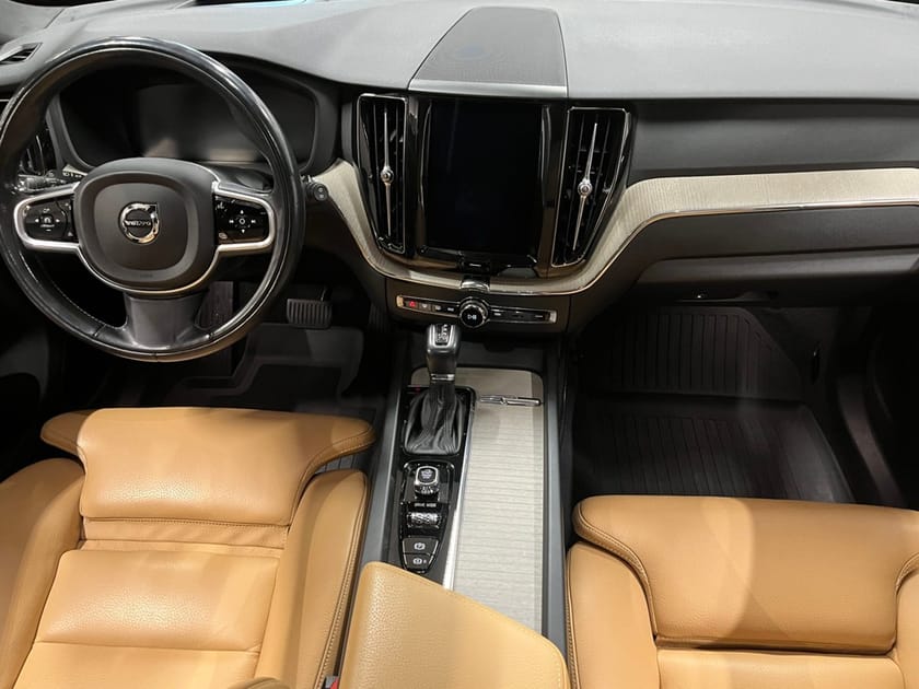 Bild 5 av Volvo XC60 D4 AWD Inscription*Bytt kamrem/360KAMERA/NAV/SKINN*