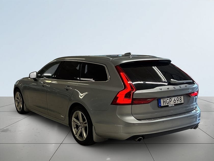 Bild 5 av Volvo V90 T4 Momentum Bränslevärmare Backkamera Navi Rattvärme