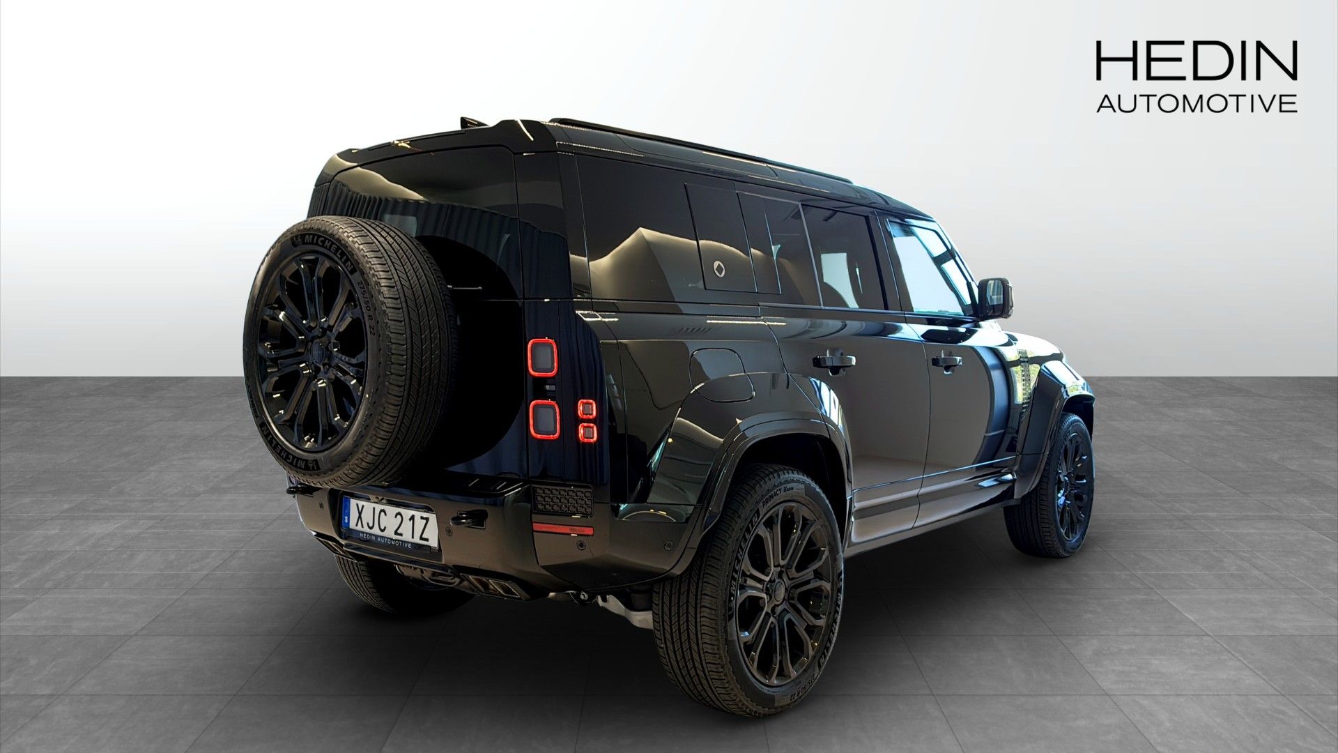 Land Rover Defender 110 P635 OCTA Black 2026, bild 2/19